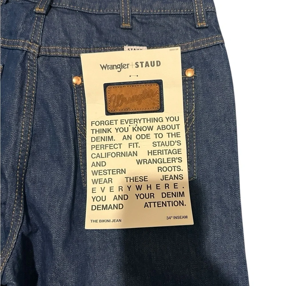 Wrangler Blue Relaxed Fit Jeans with Timeless Appeal